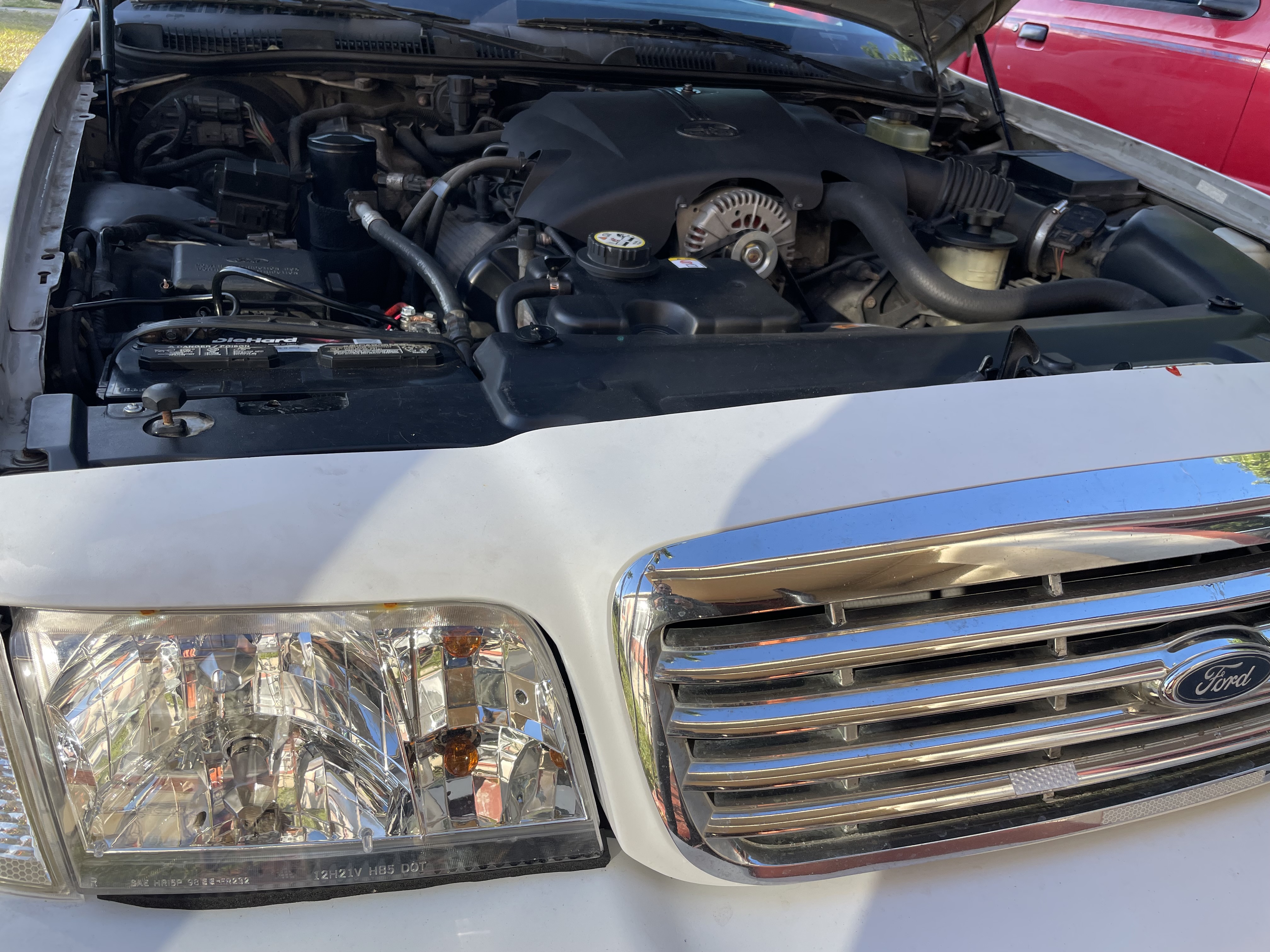 Used 2002 Ford Crown Victoria LX RWD image 12