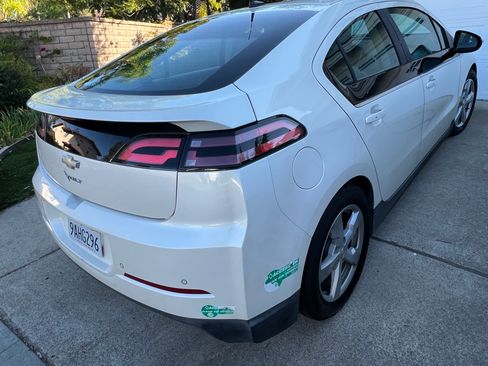 Used 2013 Chevrolet Volt Premium w/ Premium Trim Package image 1