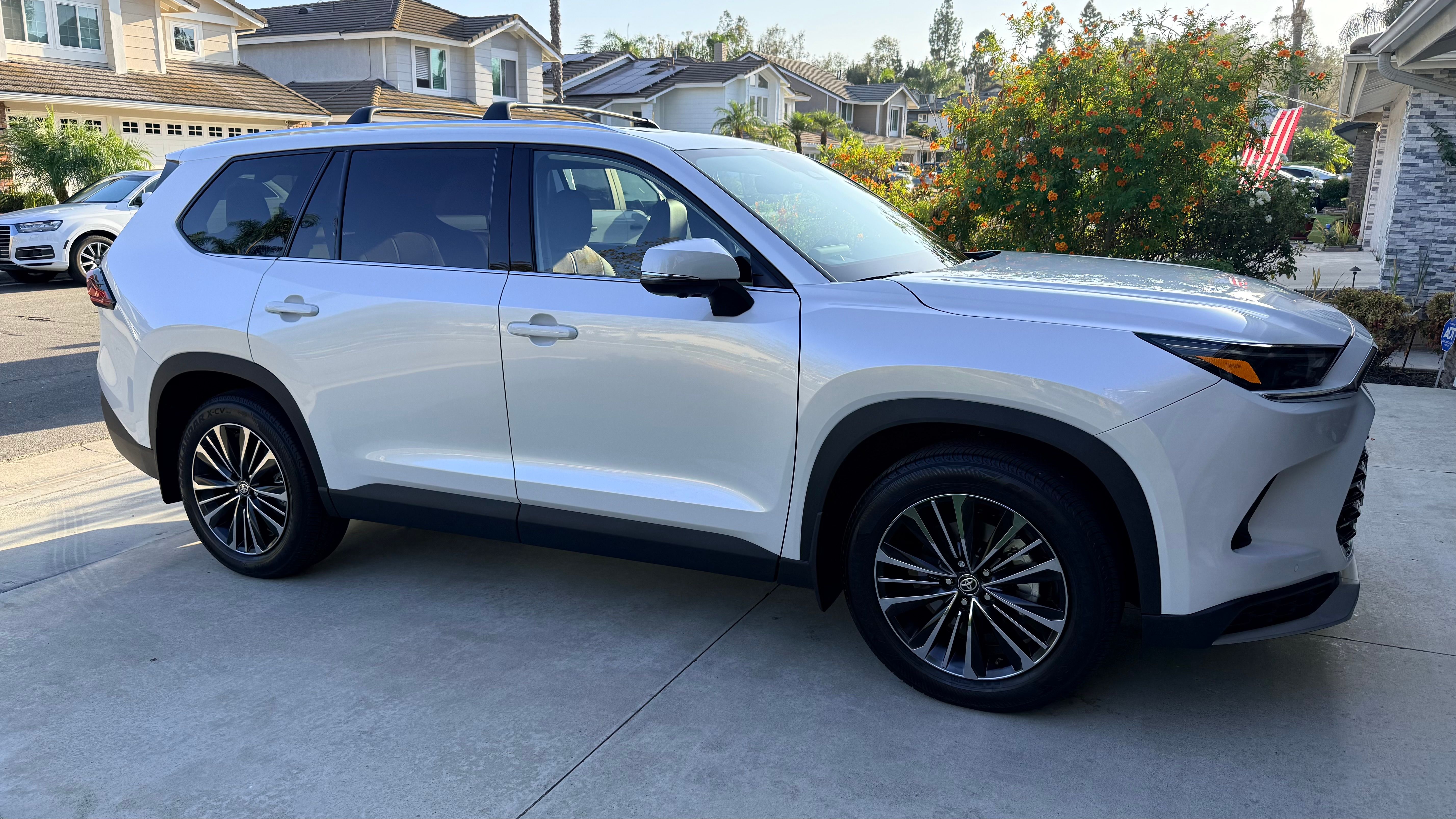 Used 2026 Toyota Grand Highlander AWD Hybrid image 4