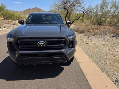 Used 2025 Toyota Tacoma SR RWD image 5