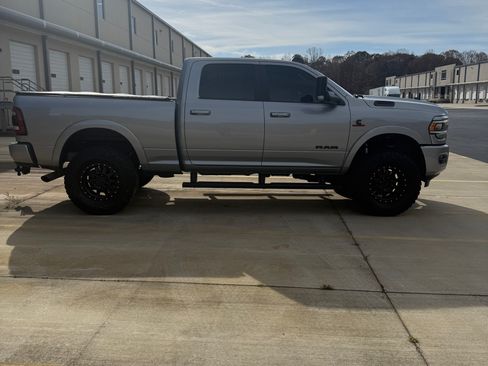 Used 2022 RAM 2500 Laramie w/ Night Edition image 5