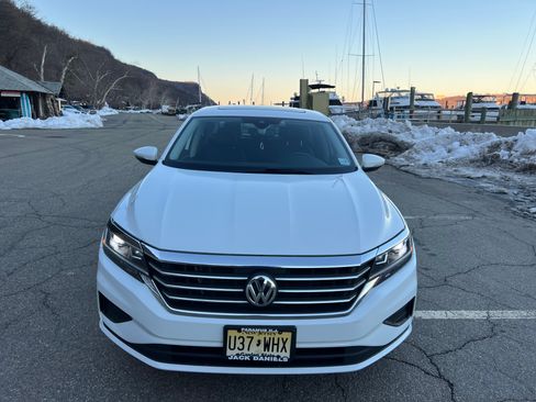 Used 2022 Volkswagen Passat 2.0T SE image 9