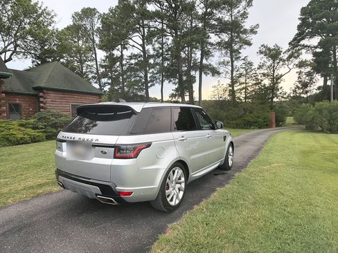 Used 2019 Land Rover Range Rover Sport Supercharged AWD/4WD image 4