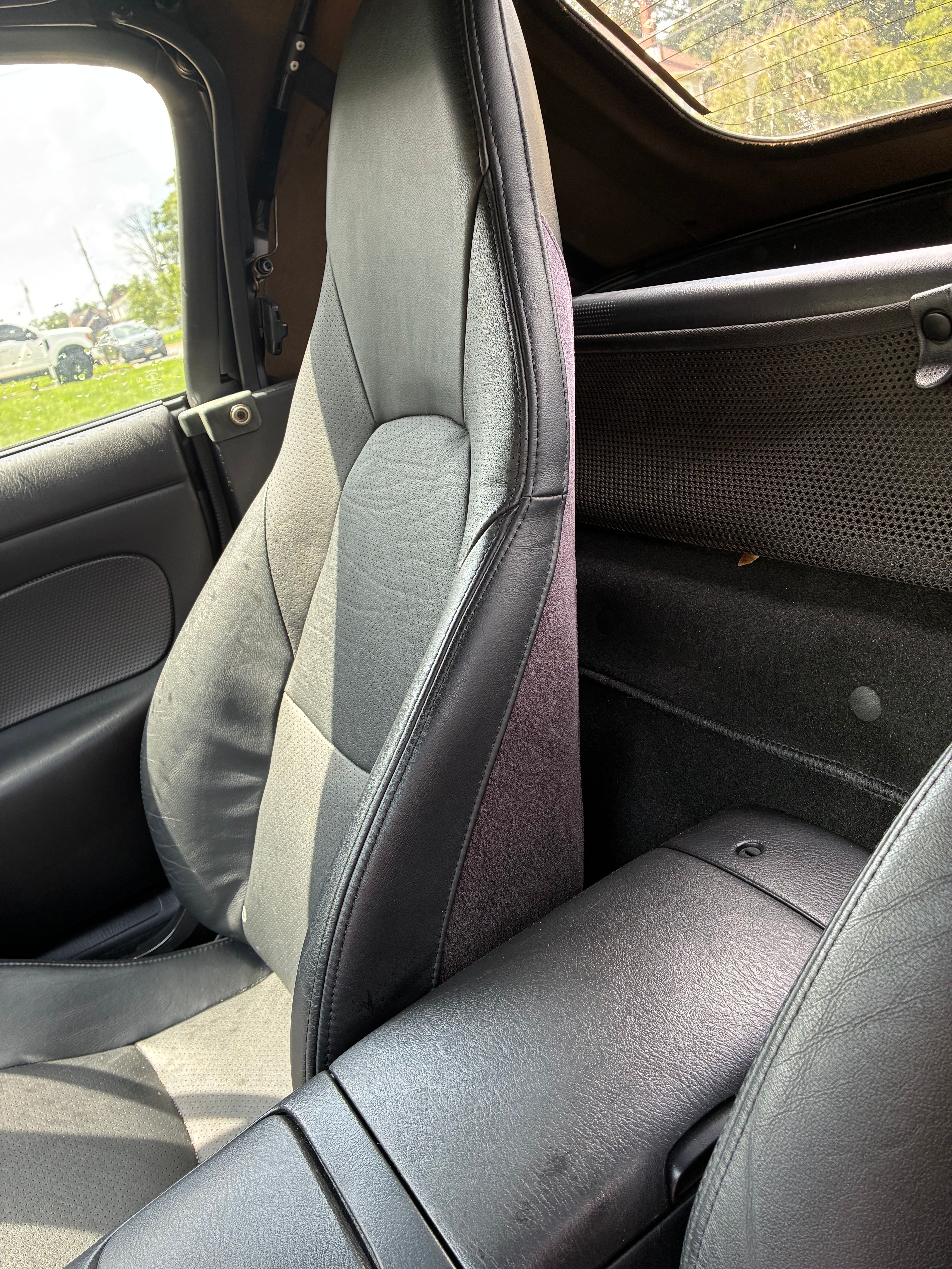 Used 2003 MAZDA MX-5 Miata LS RWD image 12