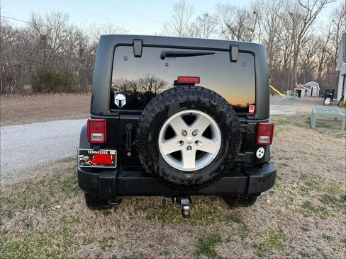 Used 2018 Jeep Wrangler Unlimited Sport S image 4