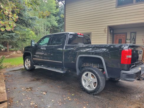 Used 2015 GMC Sierra 2500 Denali w/ Duramax Plus Package image 4