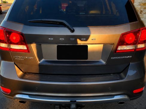 Used 2017 Dodge Journey Crossroad w/ Popular Equipment Group FWD image 5