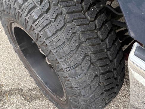 Used 2013 Ford F250 Lariat w/ Chrome Pkg image 9