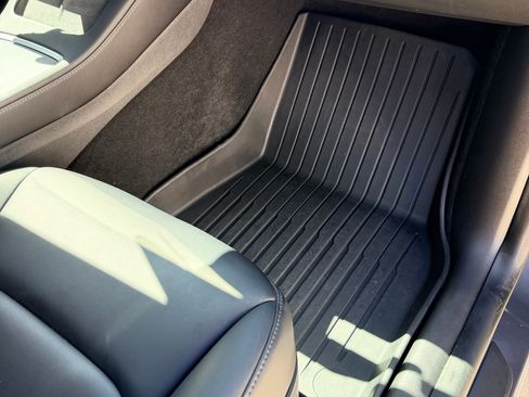 Used 2022 Tesla Model Y Performance image 24