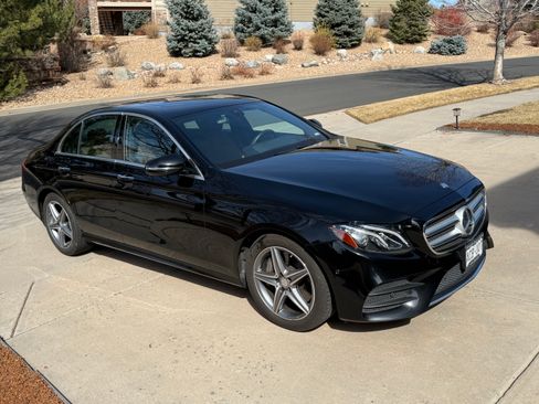 Used 2017 Mercedes-Benz E 300 4MATIC image 4