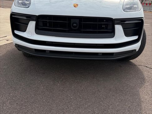 Used 2023 Porsche Macan Turbo image 9