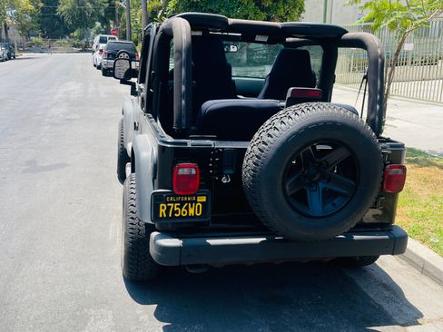 Used 2004 Jeep Wrangler 4WD w/ Dual Top Group image 4
