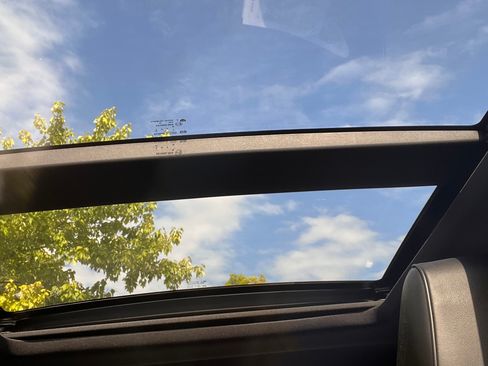 Used 2012 Chrysler 300 C w/ Beats Audio Group RWD image 12