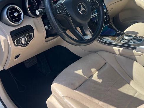 Used 2019 Mercedes-Benz GLC 300 w/ Premium Package image 9