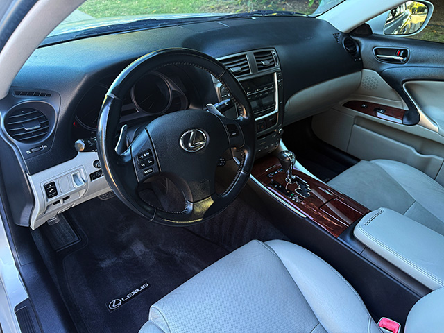 Used 2008 Lexus IS 250 w/ Premium Pkg RWD image 15