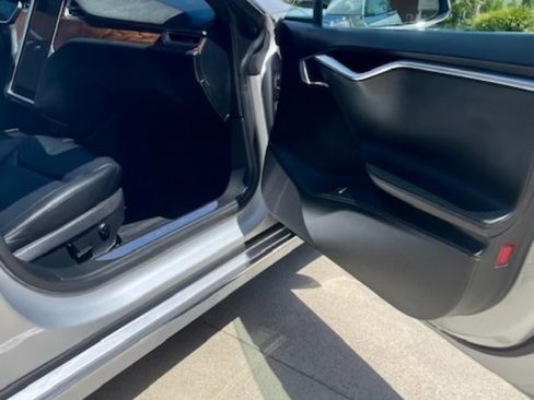 Used 2016 Tesla Model S 90D image 13