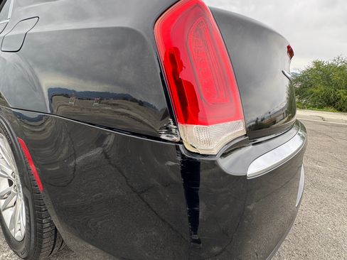 Used 2016 Chrysler 300 C image 15