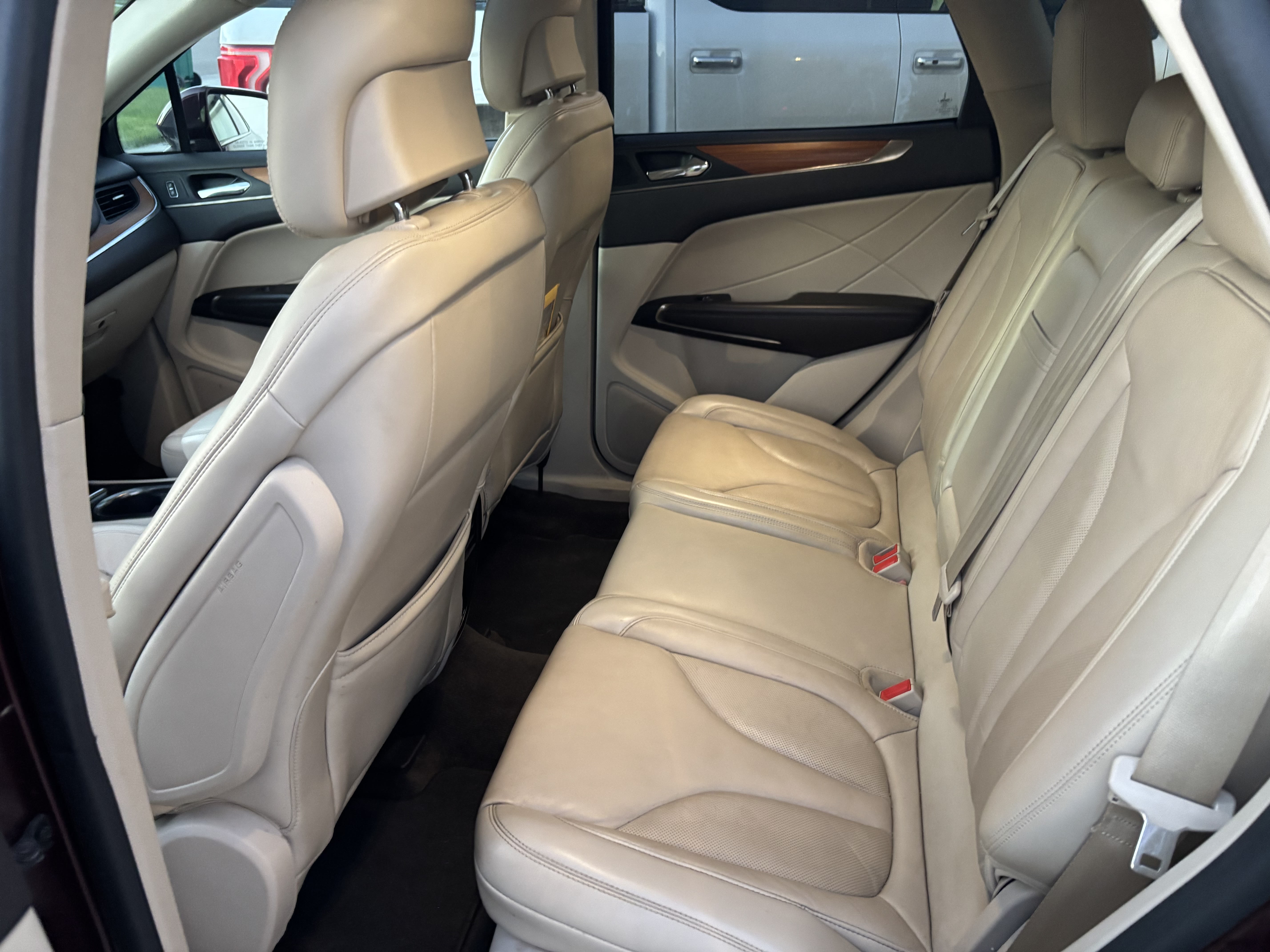 Used 2019 Lincoln MKC Select w/ Select Plus Package AWD/4WD image 14