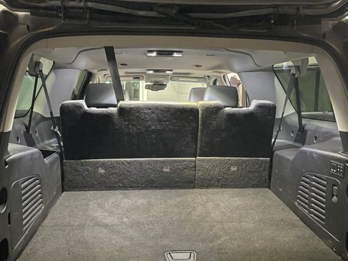 Used 2018 Chevrolet Suburban LT image 6