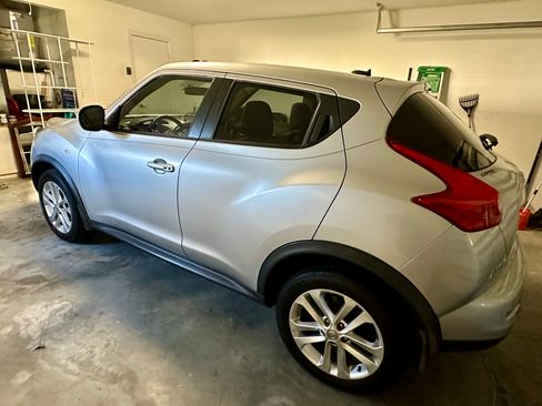 Used 2013 Nissan Juke SV w/ Interior Illumination Pkg image 17
