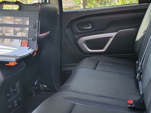 Used 2020 Nissan Titan SL w/ Moonroof Package image 9