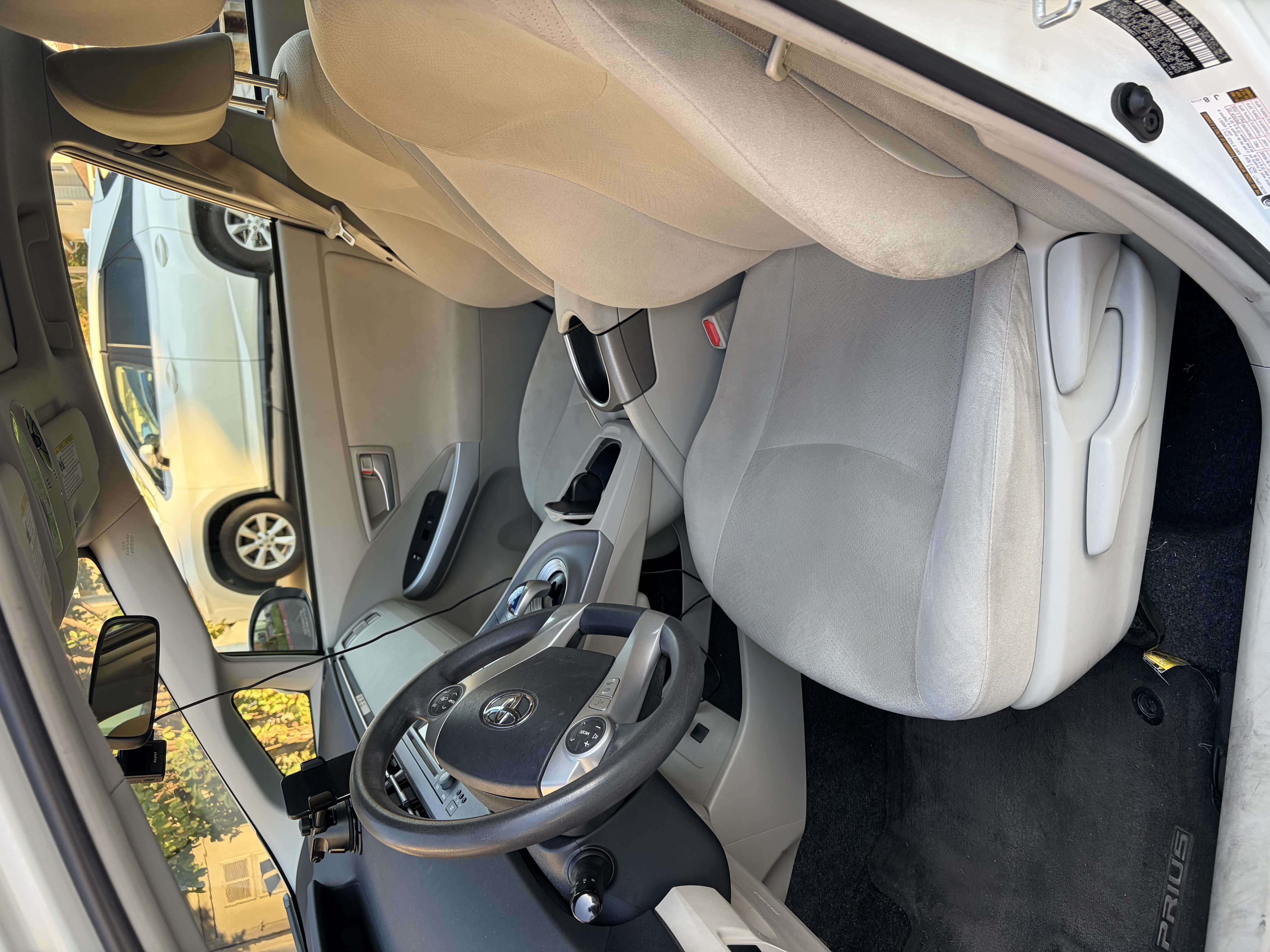 Used 2015 Toyota Prius Three w/ Solar Roof Package FWD image 5