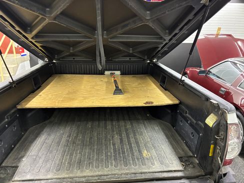 Used 2010 Toyota Tacoma Pickup 2D 6 ft image 5