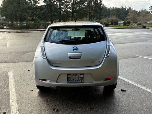 Used 2013 Nissan Leaf SL image 9
