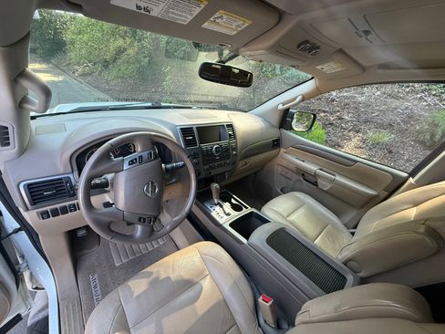 Used 2014 Nissan Armada SV AWD/4WD image 11