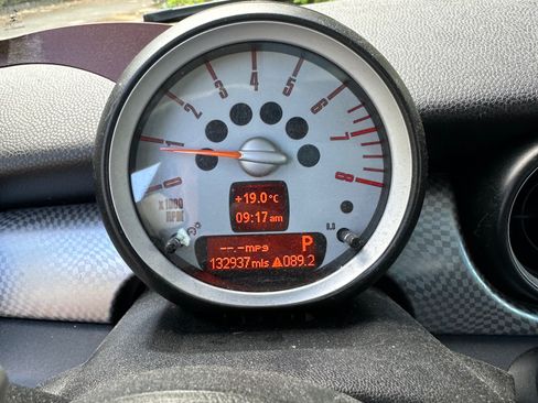 Used 2010 MINI Cooper Clubman S image 2