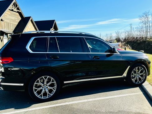 Used 2022 BMW X7 xDrive40i w/ Premium Package AWD/4WD image 16