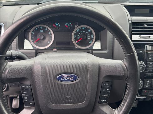 Used 2011 Ford Escape Limited w/ 301A Rapid Spec Order Code image 4