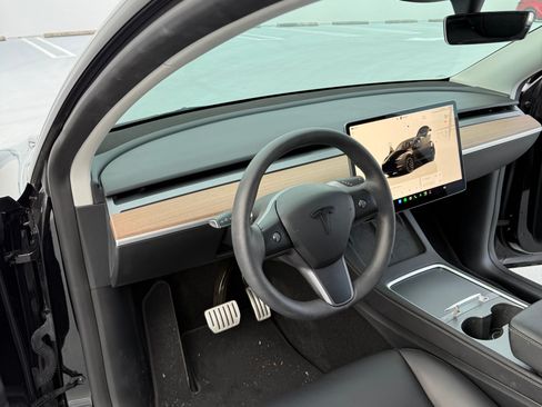 Used 2023 Tesla Model Y Performance AWD/4WD image 31
