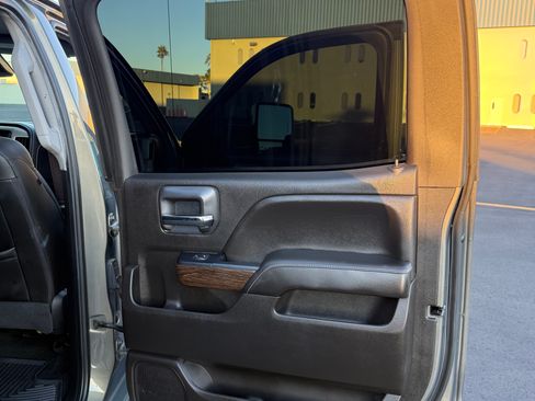 Used 2017 GMC Sierra 2500 Denali w/ Duramax Plus Package image 19