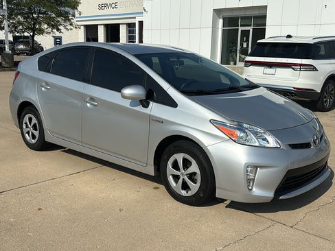 Used 2015 Toyota Prius Three FWD image 6