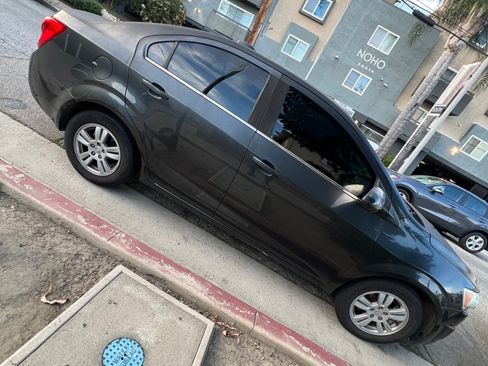 Used 2016 Chevrolet Sonic LT image 5