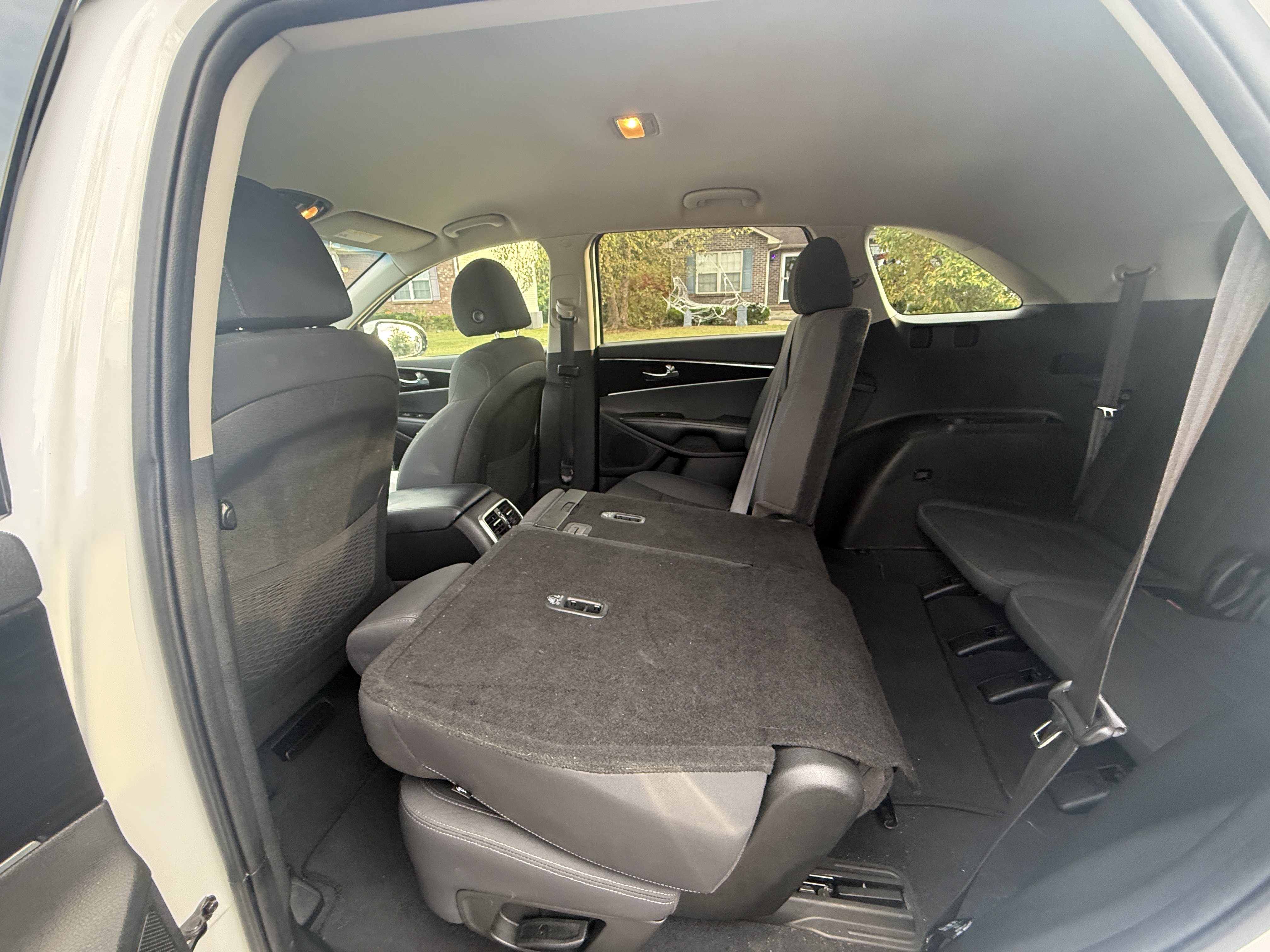 Used 2020 Kia Sorento LX AWD/4WD image 24