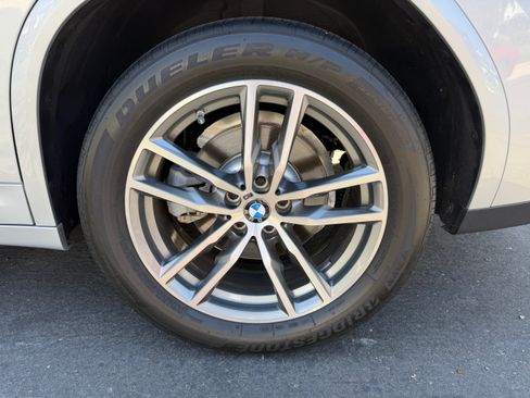 Used 2019 BMW X4 xDrive30i w/ M Sport Package AWD/4WD image 19