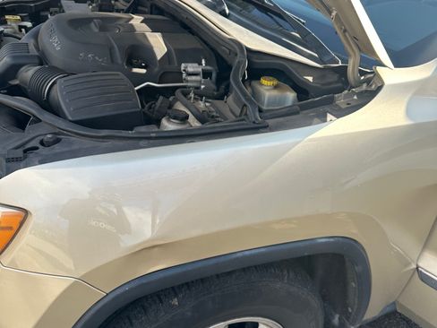 Used 2011 Jeep Grand Cherokee Laredo image 5