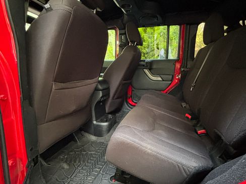 Used 2014 Jeep Wrangler Unlimited Sport w/ Quick Order Package 24S AWD/4WD image 8