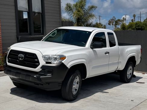 Used 2019 Toyota Tacoma SR RWD image 2