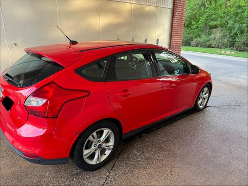 Used 2014 Ford Focus SE image 4