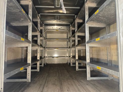 Used 2016 Chevrolet Express 4500 Cutaway Van 2D image 9