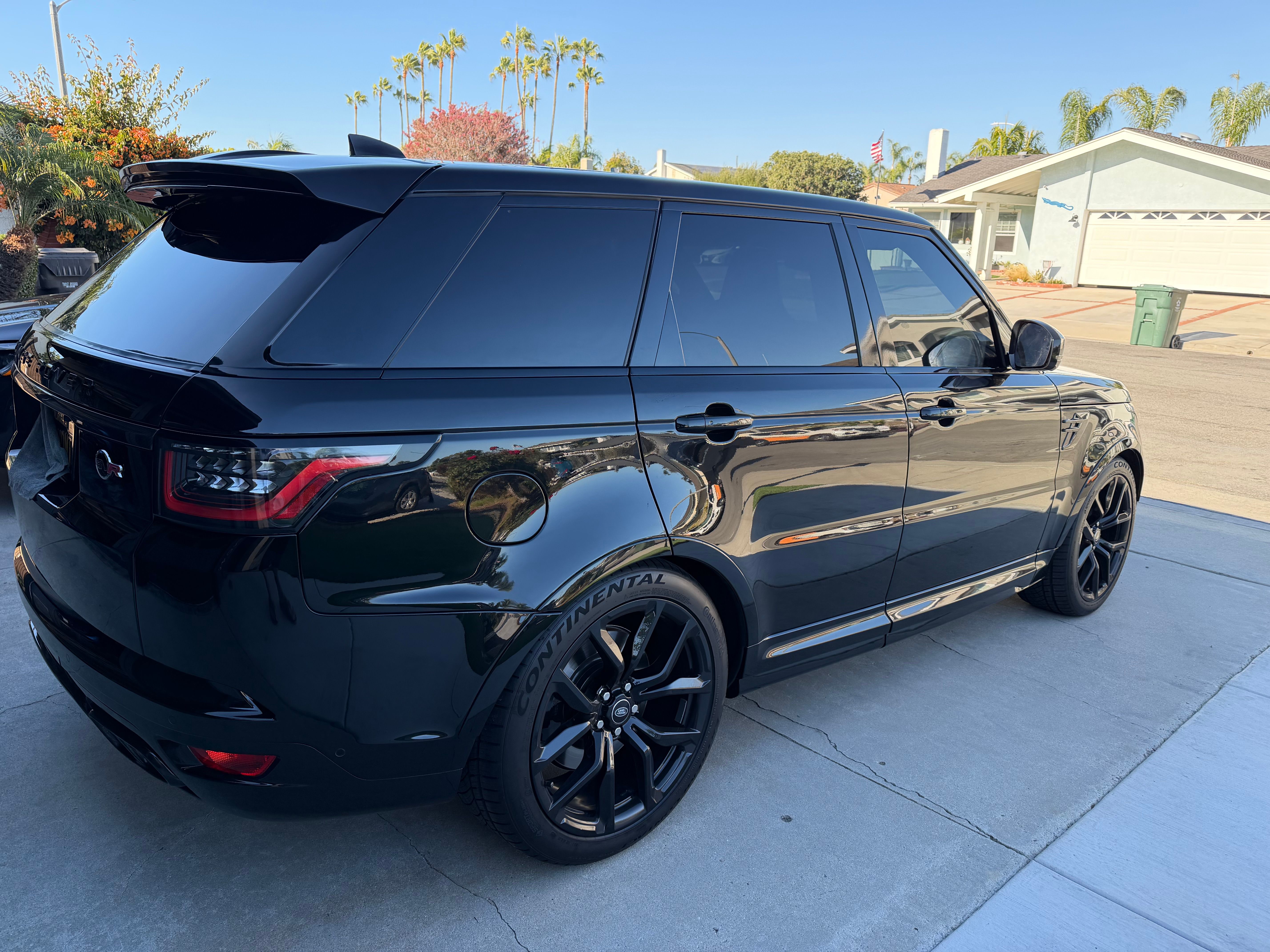 Used 2022 Land Rover Range Rover Sport SVR Carbon Edition AWD/4WD image 9