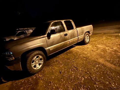 Used 2002 Chevrolet Silverado 1500 LS image 11