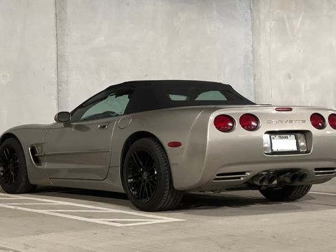 Used 2001 Chevrolet Corvette Convertible w/ Preferred Equipment Group2 RWD image 1