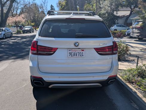 Used 2017 BMW X5 xDrive40e image 8