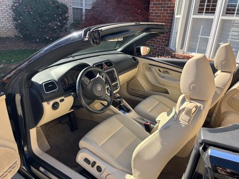 Used 2010 Volkswagen Eos Komfort image 5