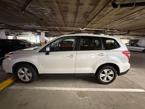 Used 2015 Subaru Forester 2.5i Premium AWD/4WD image 18