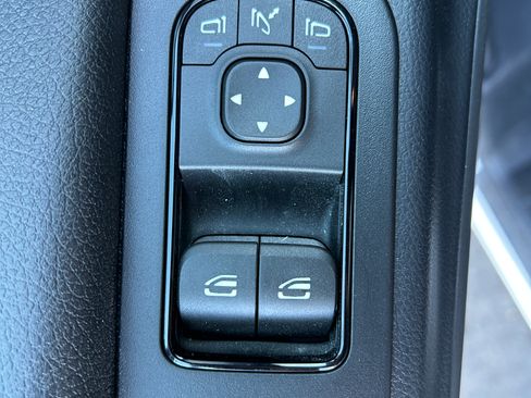 Used 2024 Mercedes-Benz eSprinter 170 Cargo image 16